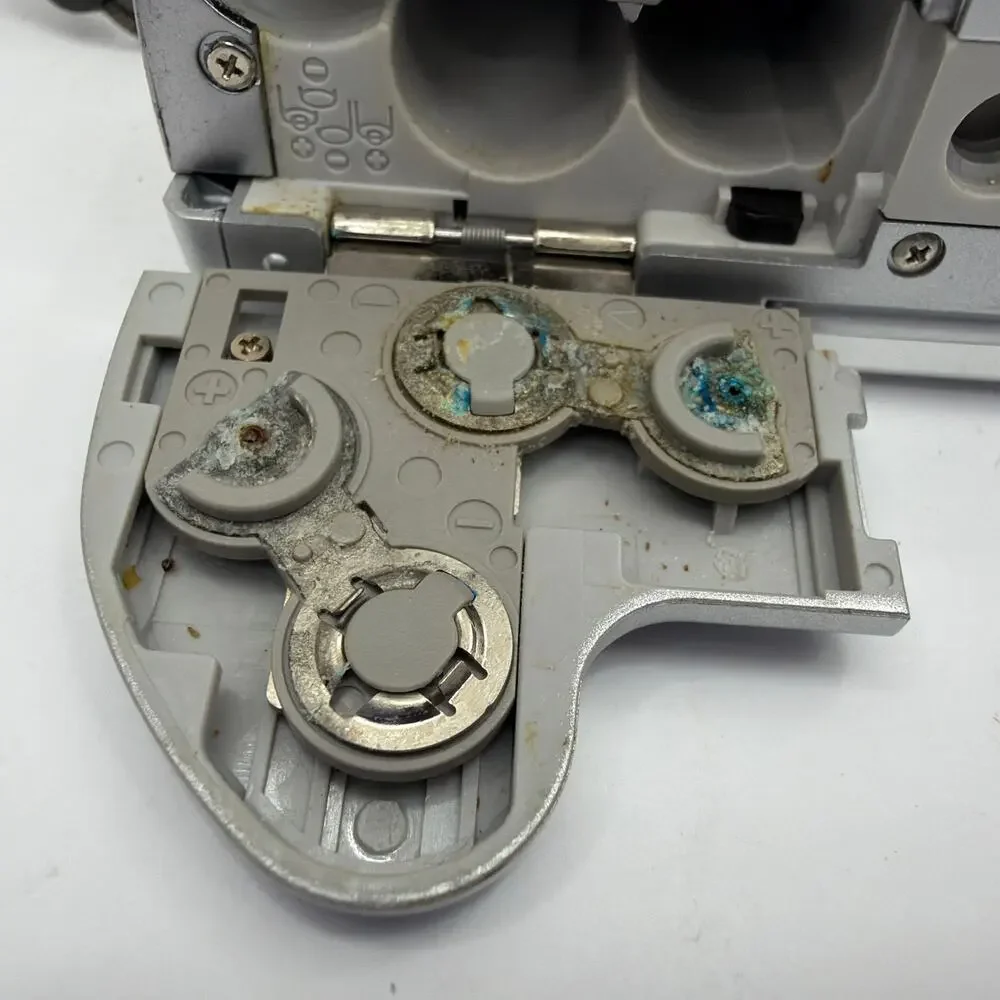 Canon PowerShot A610 PC1146 5.0MP Silver Digital Camera For Parts Repair